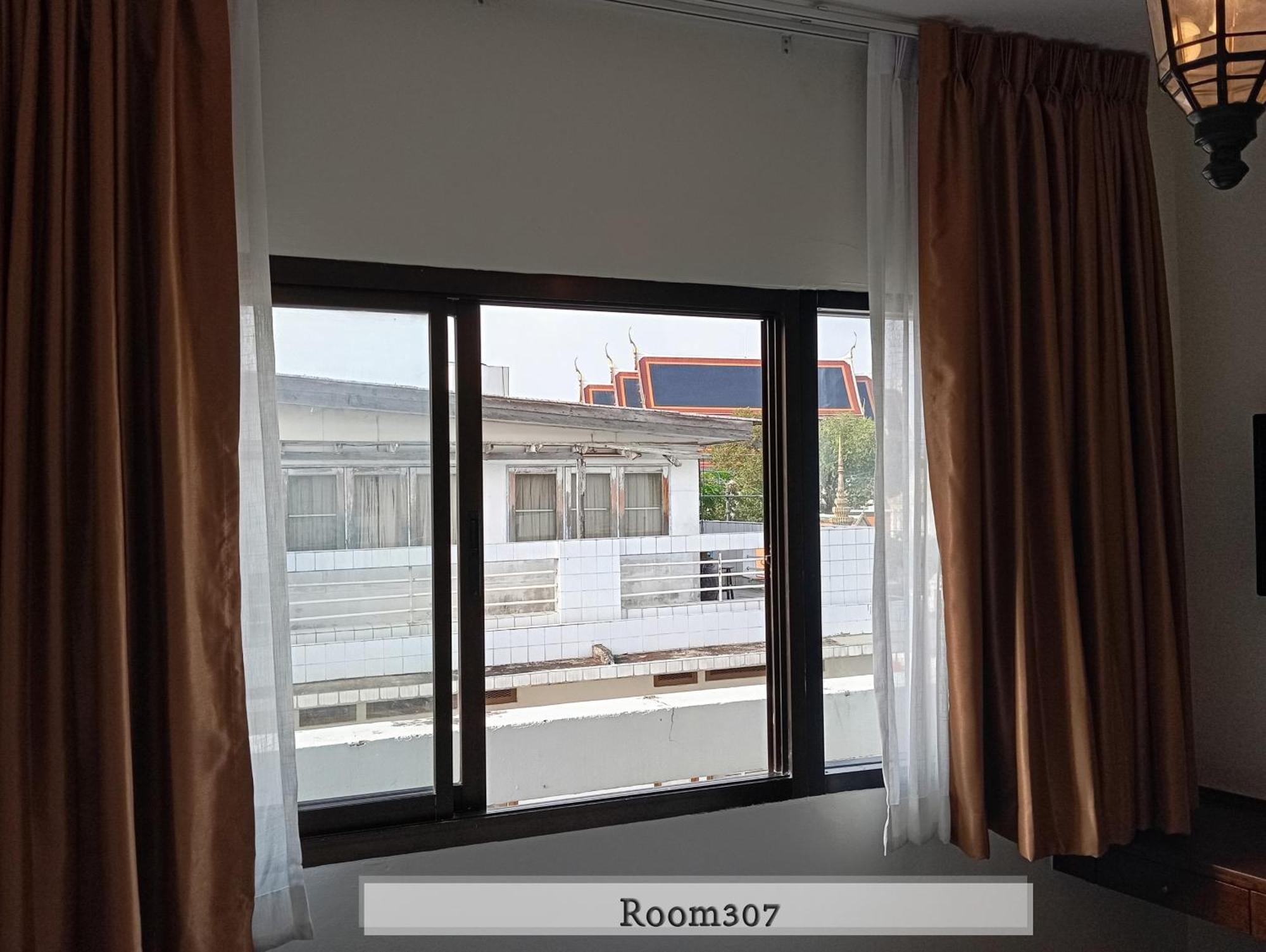 Chetuphon Gate Hotel Банкок Екстериор снимка