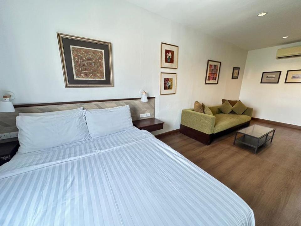 Chetuphon Gate Hotel Банкок Екстериор снимка