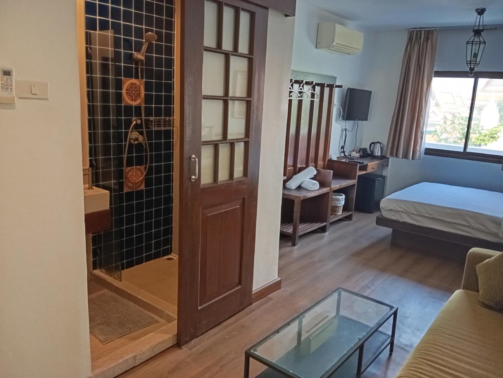 Chetuphon Gate Hotel Банкок Екстериор снимка